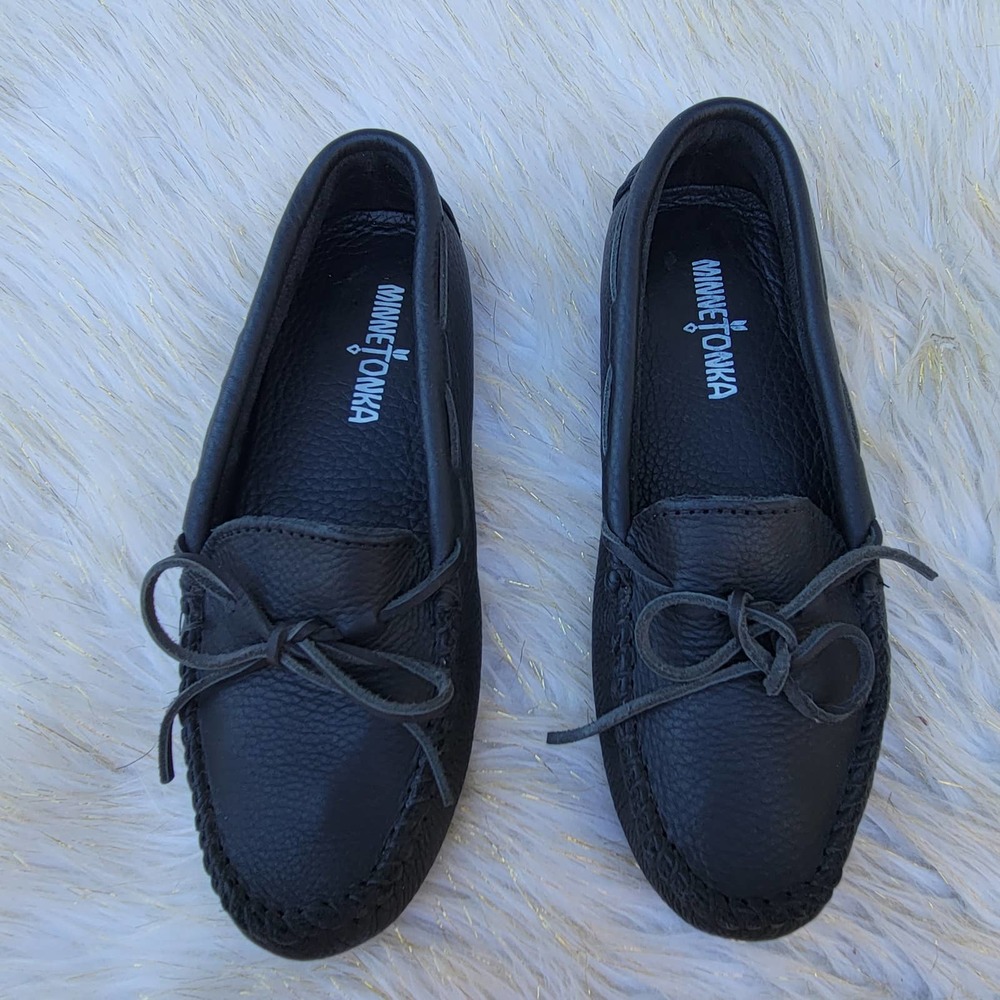 Minnetonka Classic Black Driving Moccasin 7
